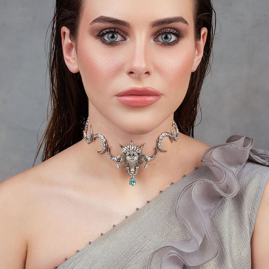 Alfil Luna Choker